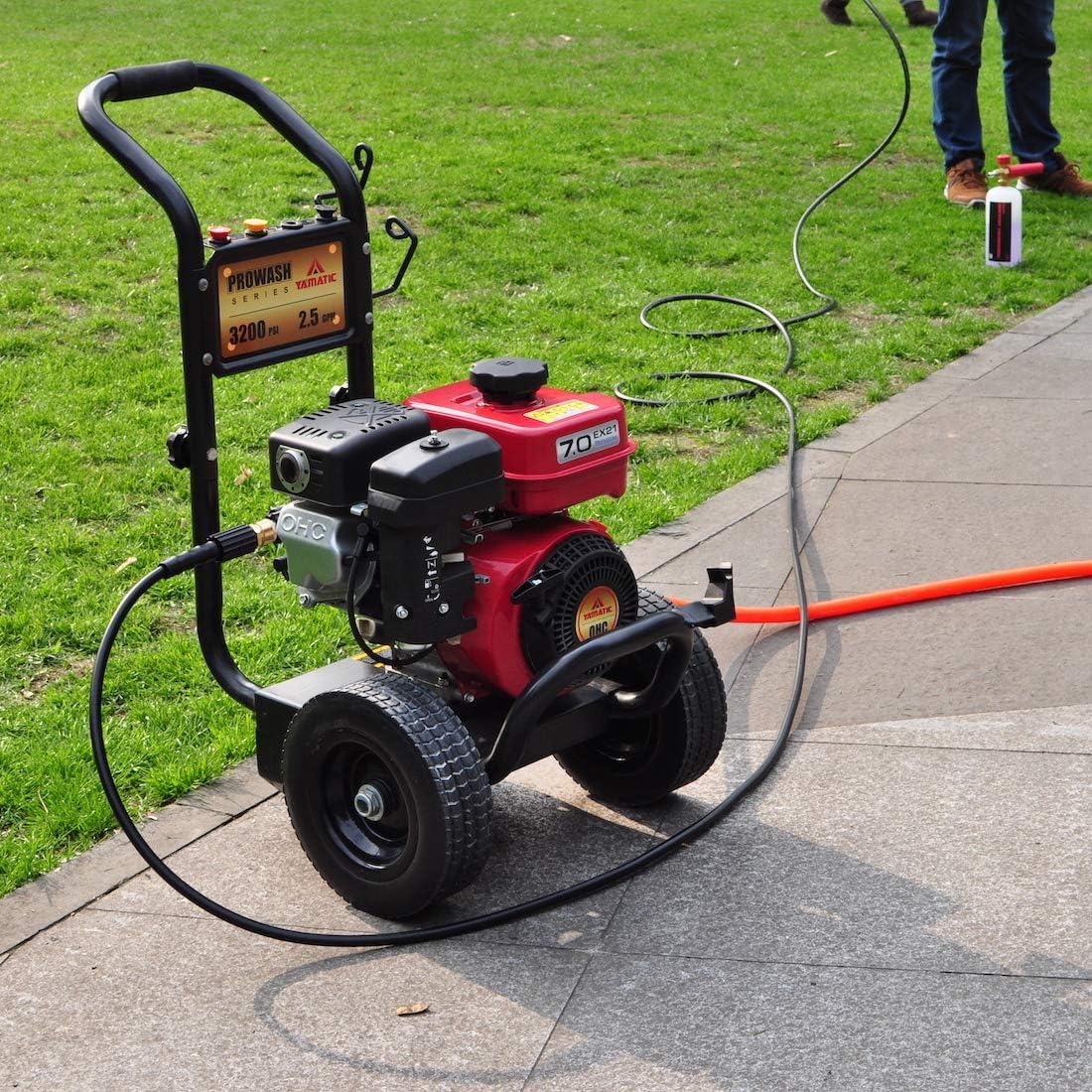 YAMATIC hose end and seal close-up showing leak-resistant connection benefit