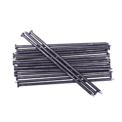 YANEYRIE front view of 100-pack spikes showing packaging and quantity benefits