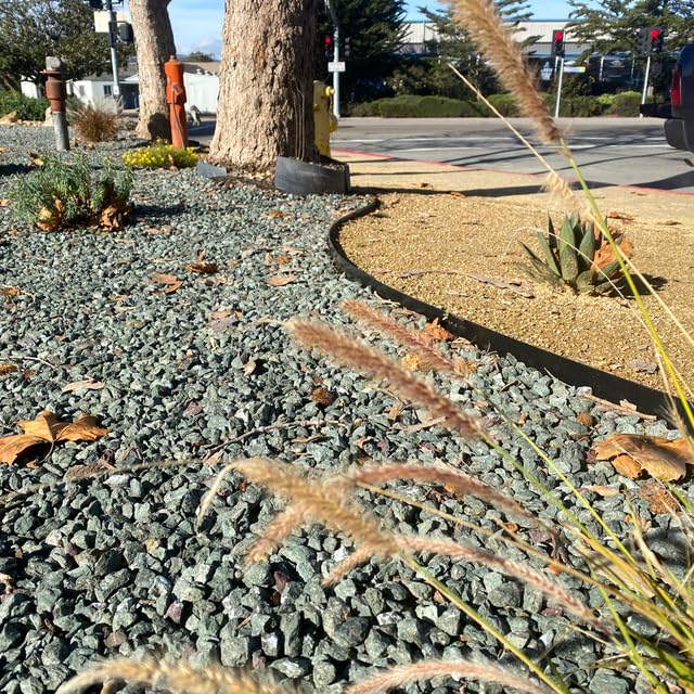 YANEYRIE before and after lawn edge showing improved maintenance benefit