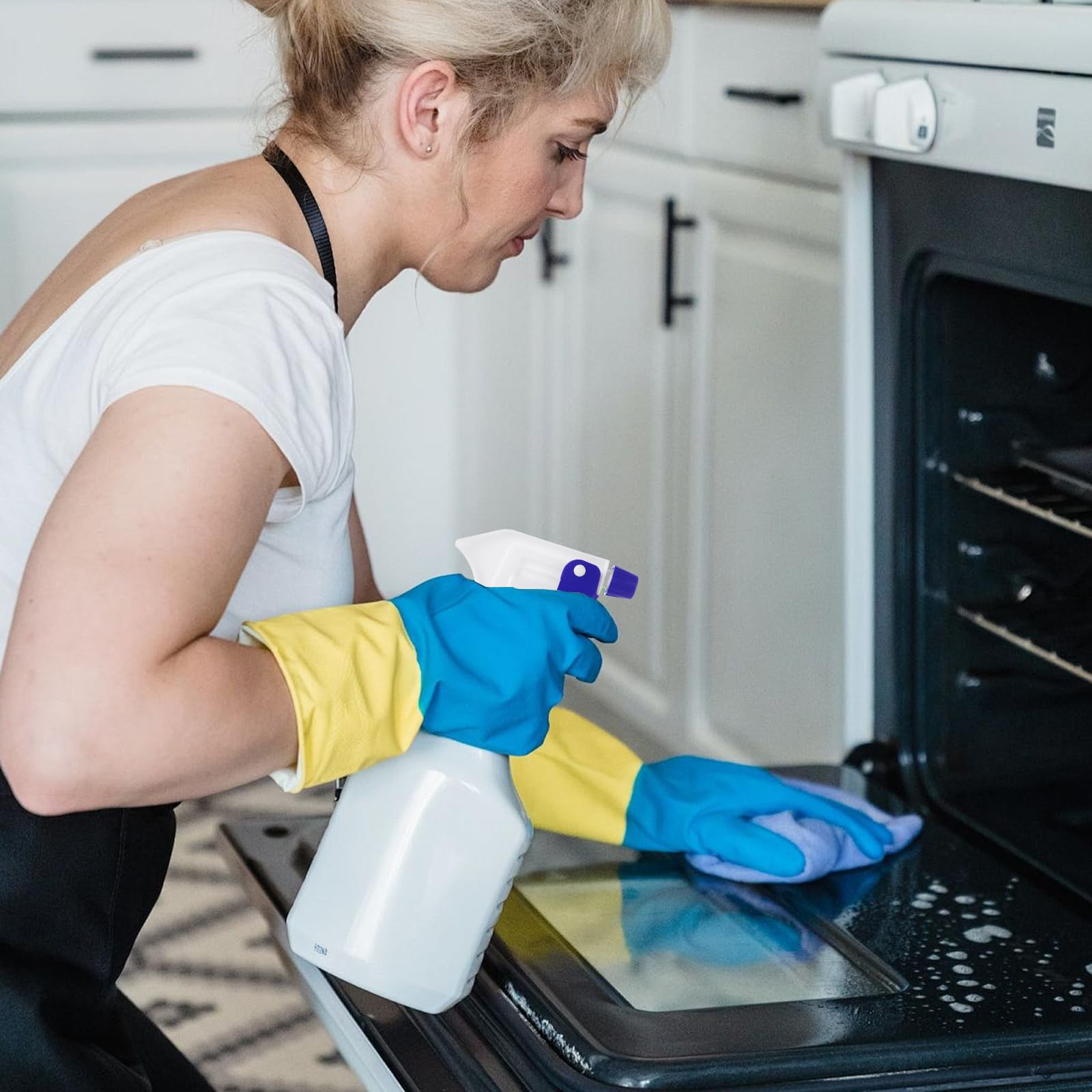 YAYODS nozzle spraying cleaning solution for efficient surface coverage