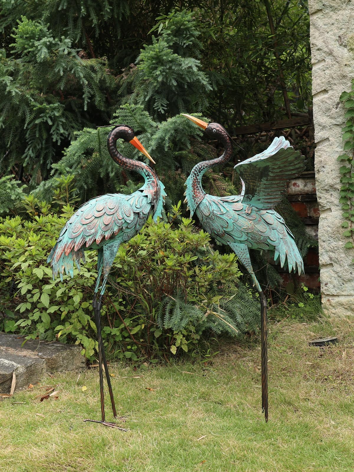 YEAHOME blue heron side profile highlighting realistic pose and yard presence