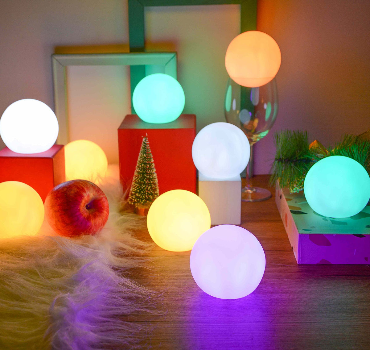 YESIE front view of four orb lights showing colors and packaging, enhances pool ambiance