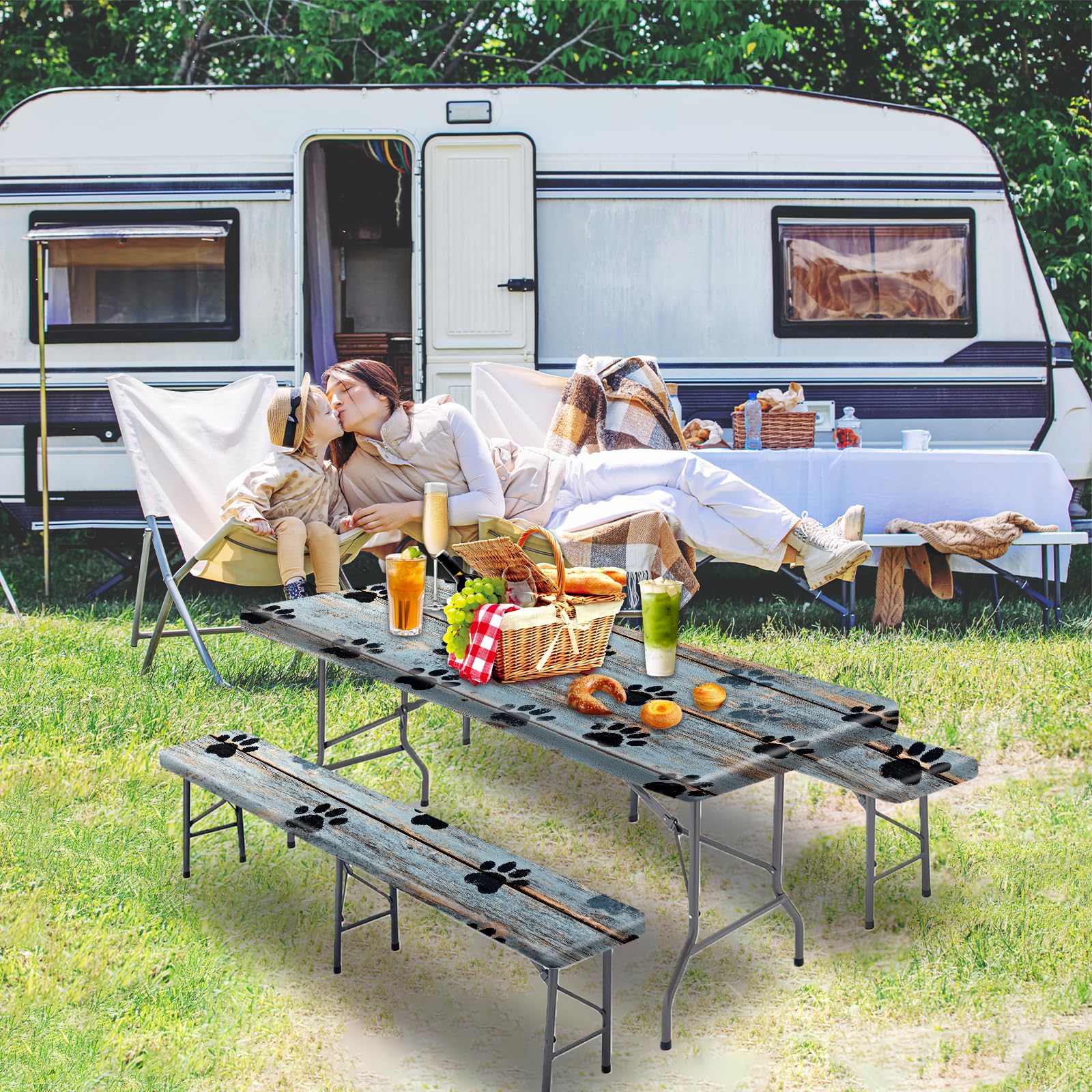 YEYE JUICE table set up at outdoor picnic illustrating durable protection and stylish look