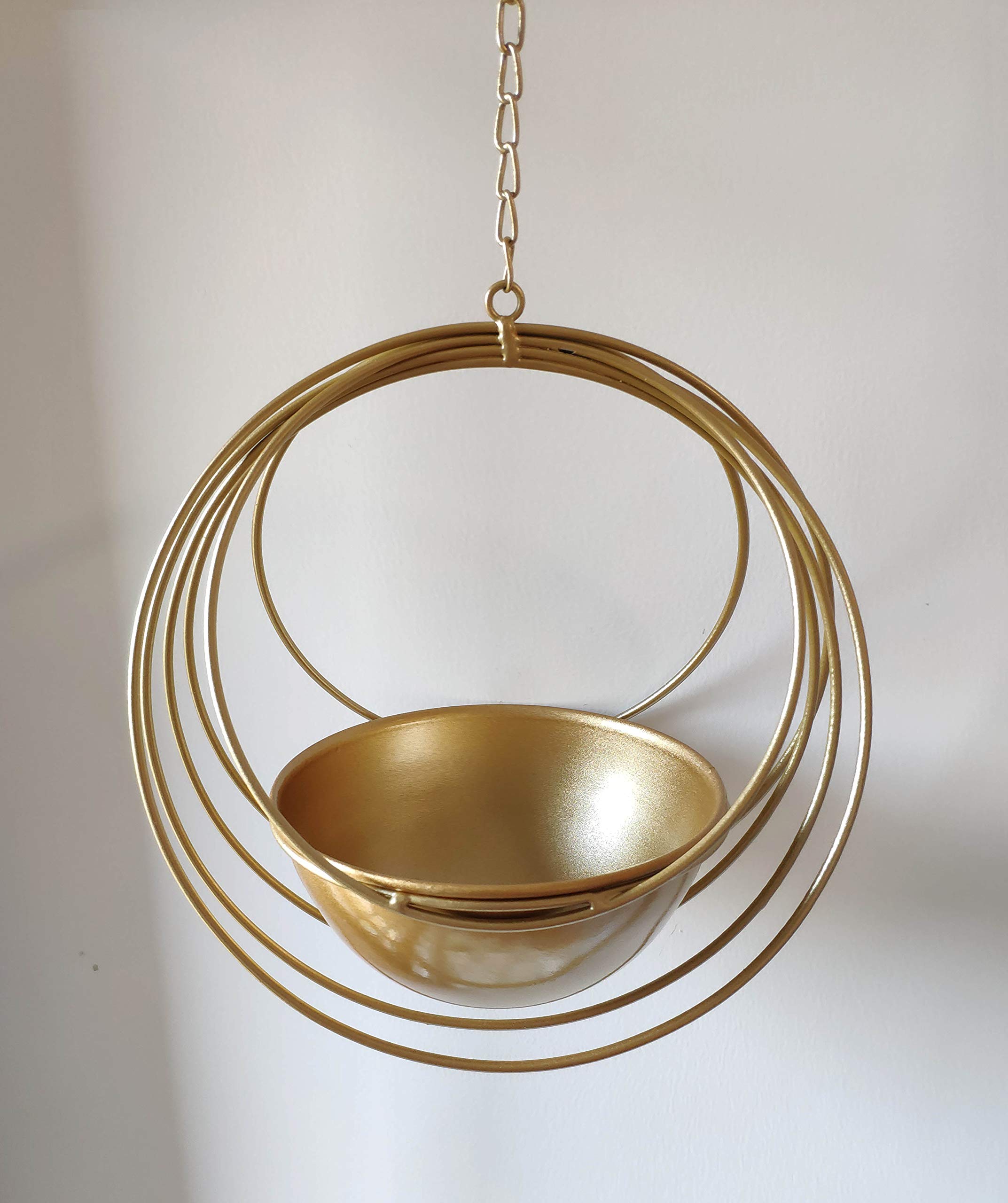 YISSEN RISEON hanging on balcony showcasing outdoor styling and space-saving benefit