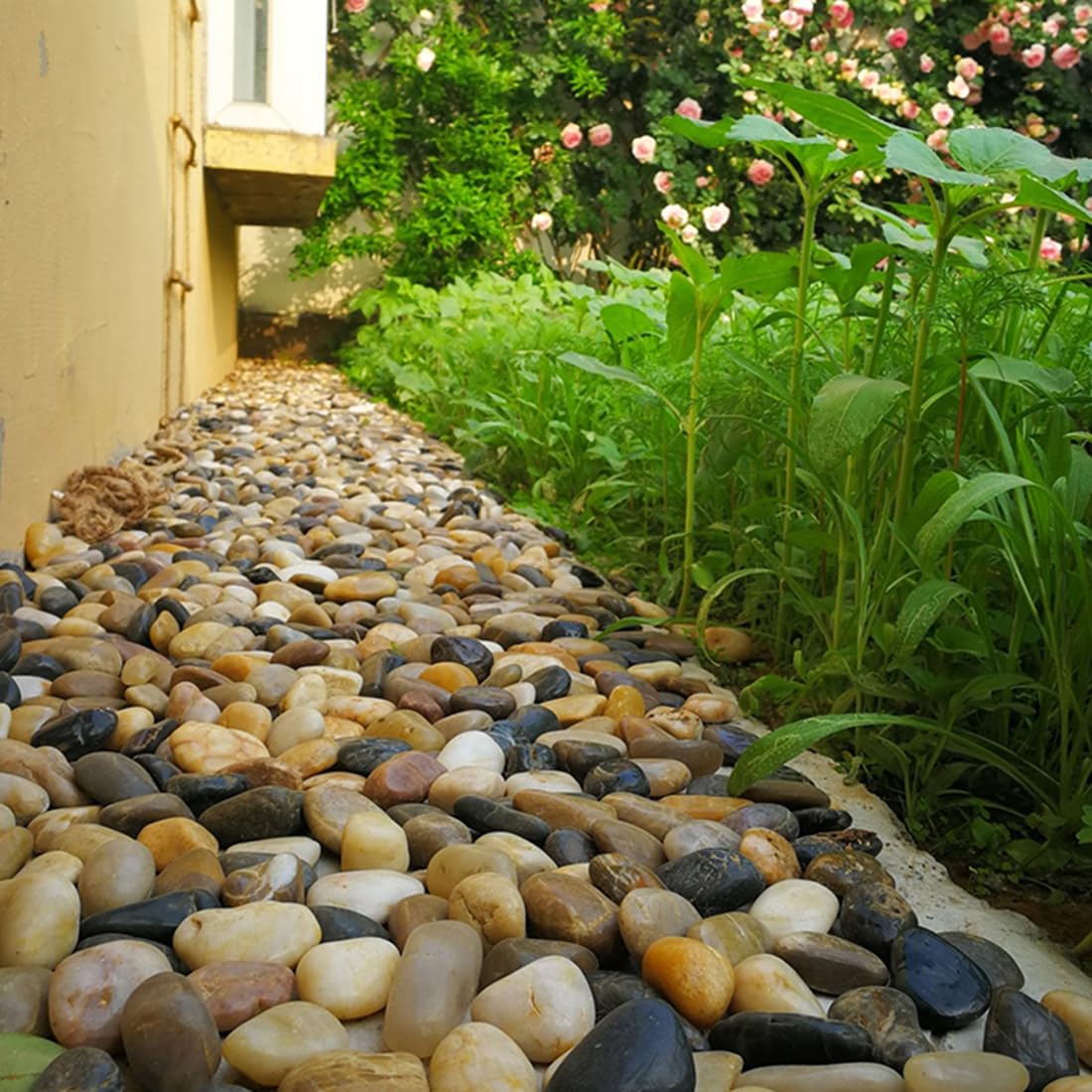 YISZM assorted mixed-color river rocks arranged to show color variety and elegance