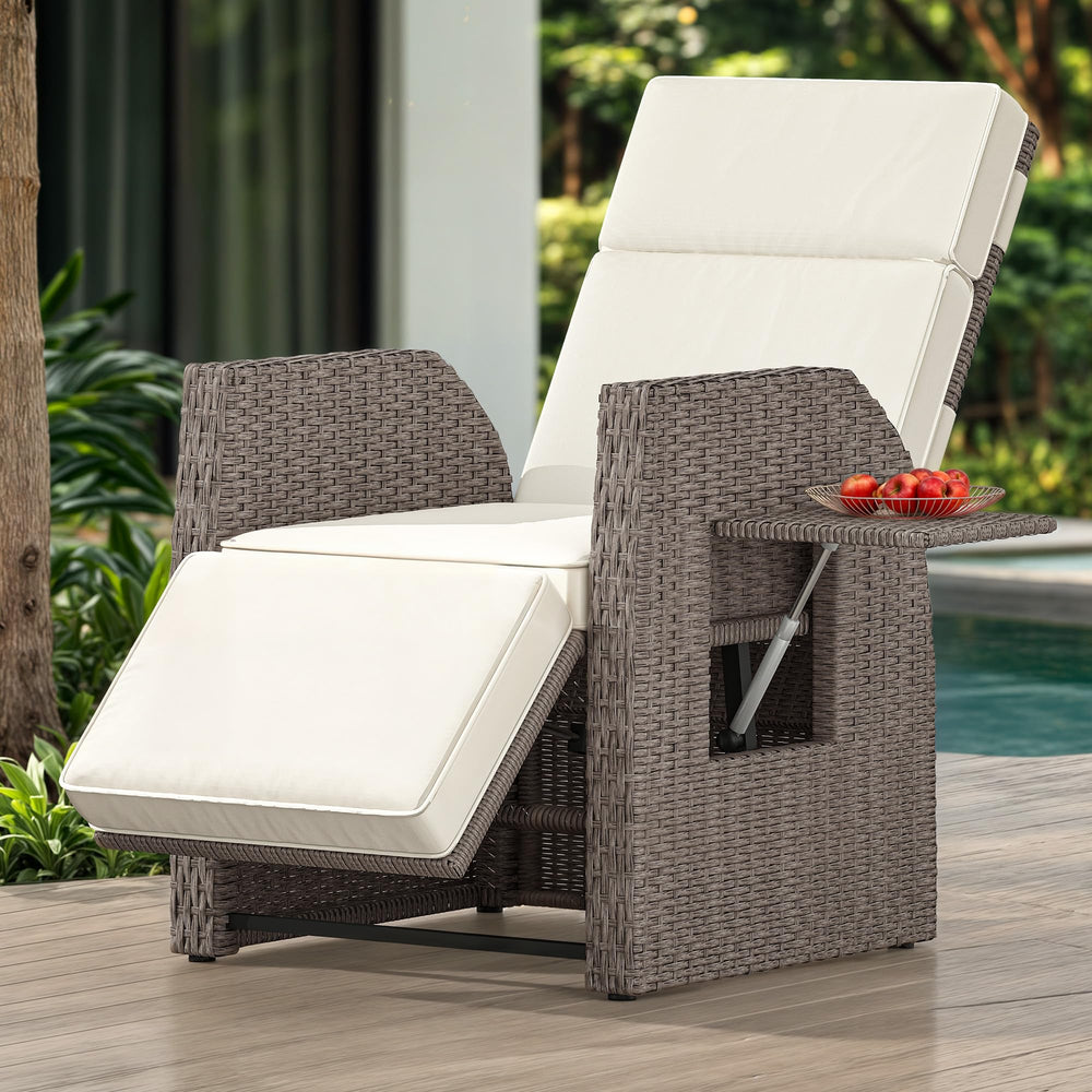 YITAHOME close-up wicker texture demonstrating weather-resistant finish