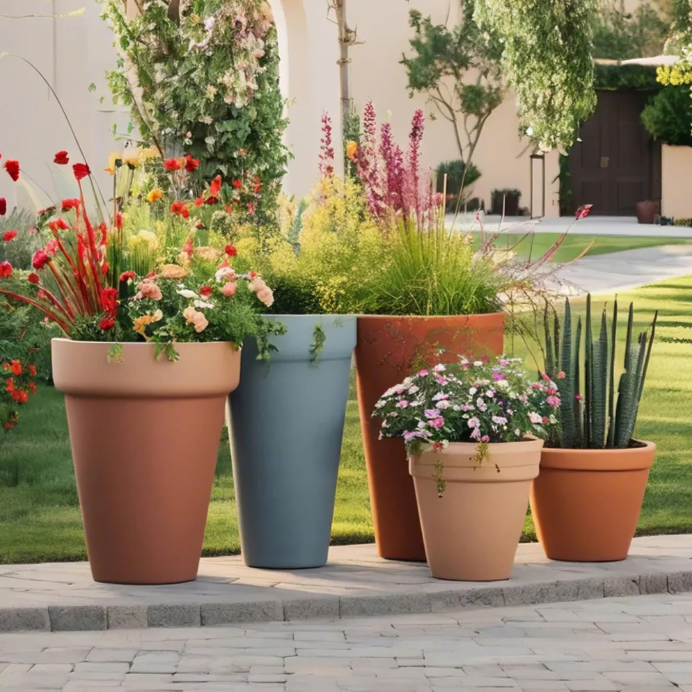 YLSAZL patio scene with riser under plant showing tidy elevated display