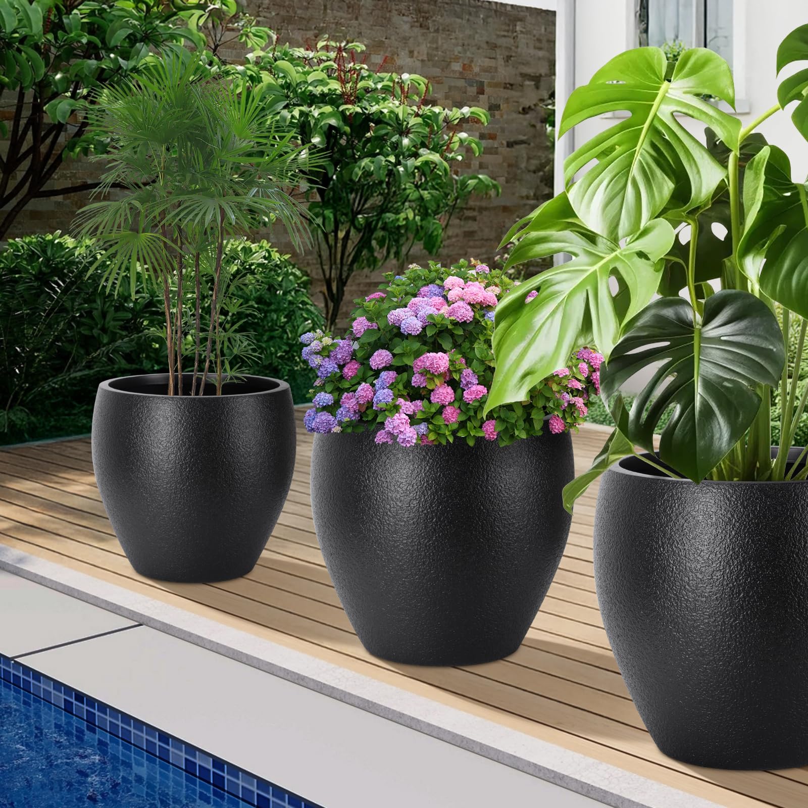 YNNICO pots beside a person to show scale and easy mobility benefit