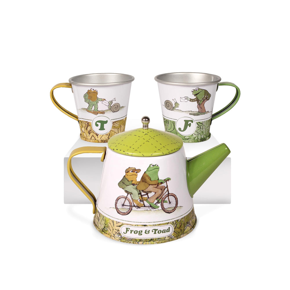 YOTTOY cups and plates detail highlighting storybook illustrations and easy sharing setup