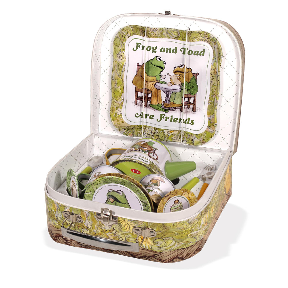YOTTOY kettle close-up showing printed details and child-safe tin finish for realistic play