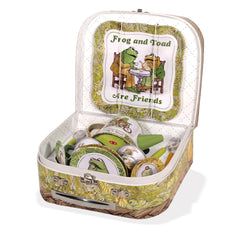 YOTTOY kettle close-up showing printed details and child-safe tin finish for realistic play