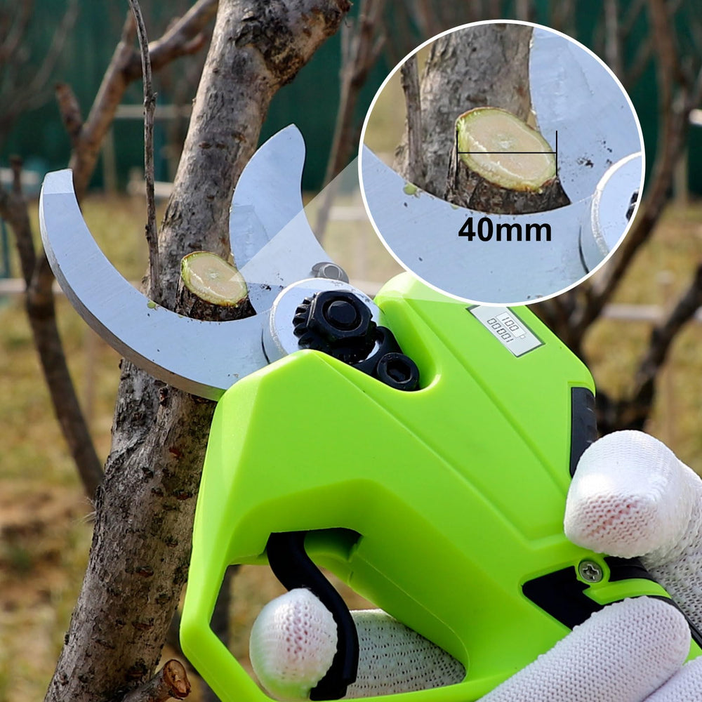 YOUGFIN SK5 blade close-up highlighting sharp non-stick edge for cleaner cuts