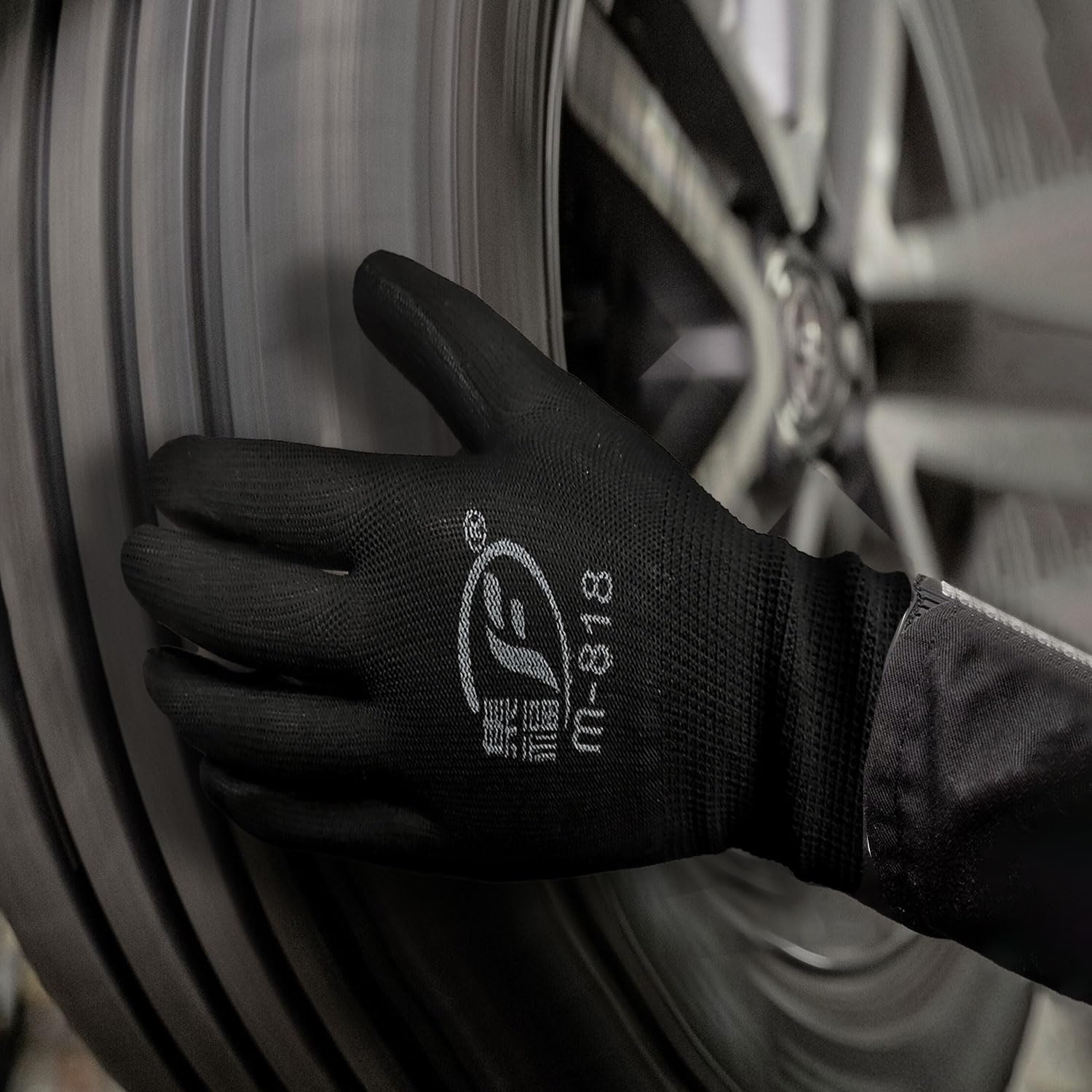 YOUKE OLA gloves used potting plant showing protection and nimble handling