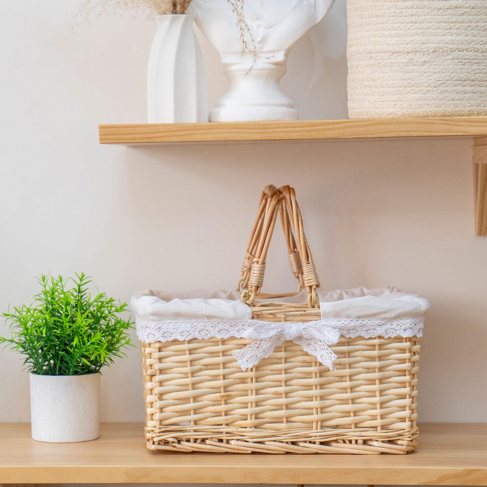 YRLSOTGE folded handles flat for compact storage and easy placement