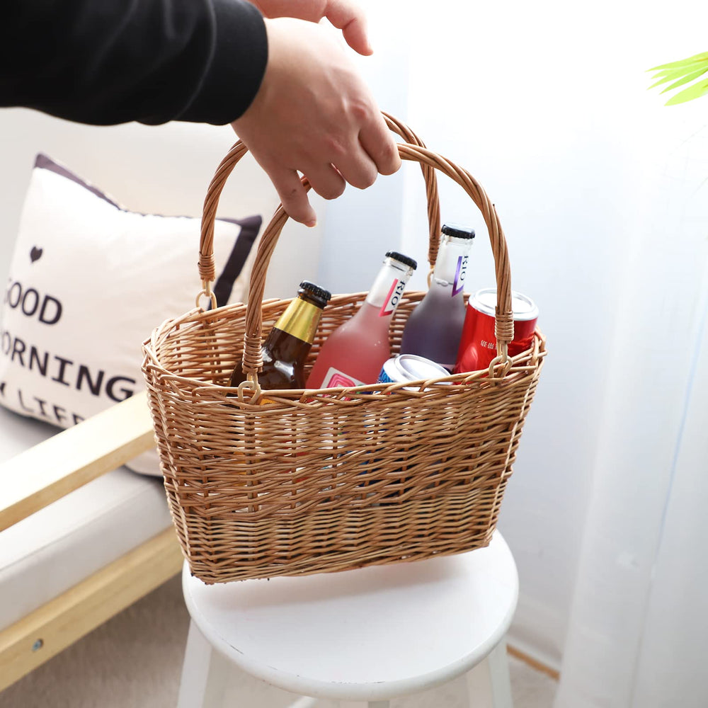 YRLSOTGE picnic setup with basket illustrating outdoor use and portability benefit