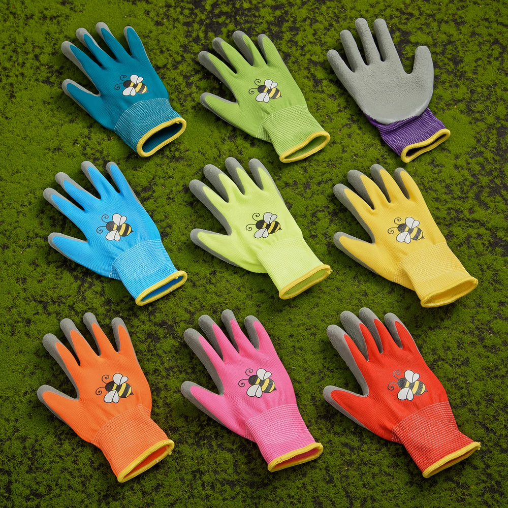 Yumoin bee pattern detail on glove demonstrating playful design and visibility