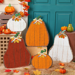 Yuntau large and small pumpkin comparison illustrating size options