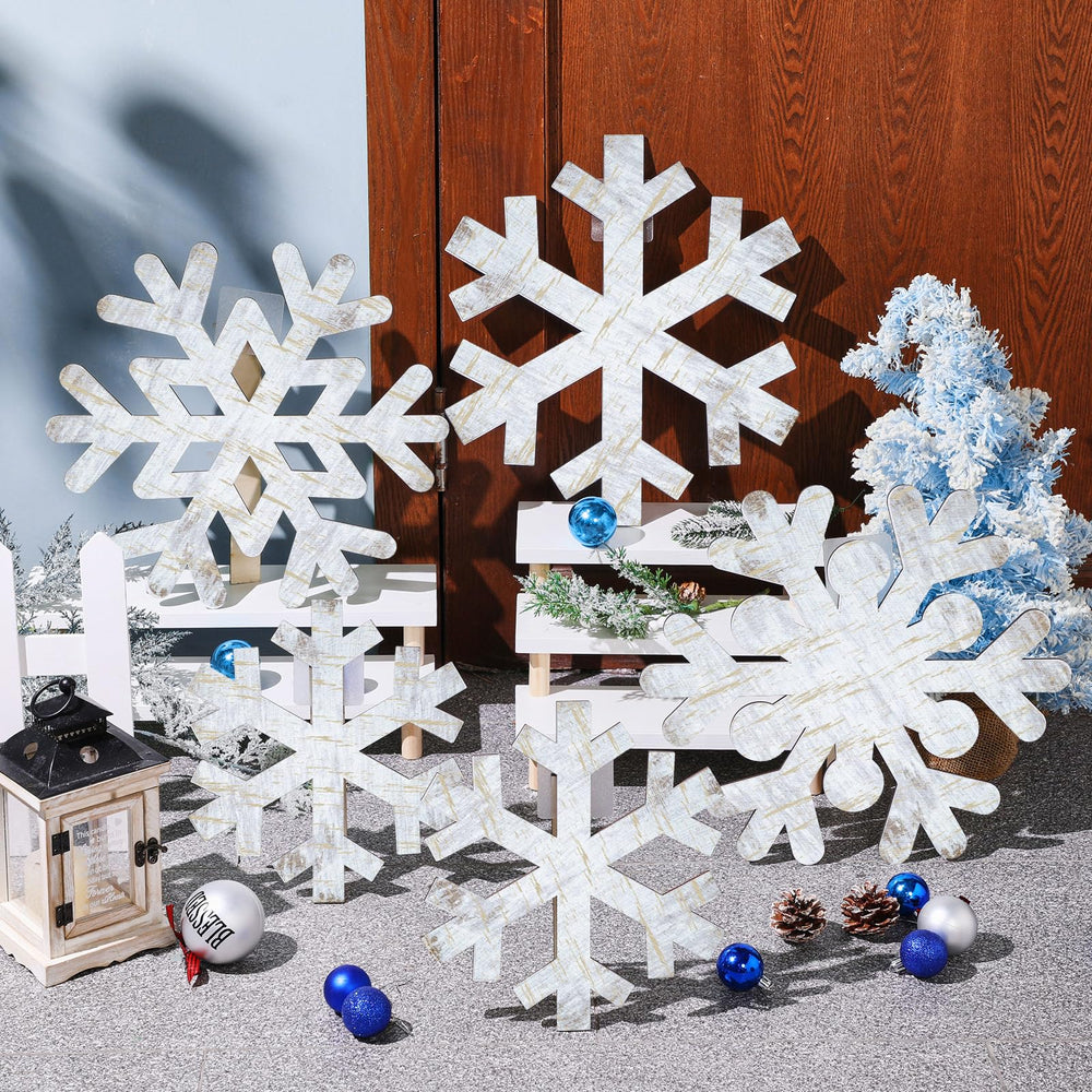 Yuntau three snowflakes arranged for depth and visual interest in yard decor