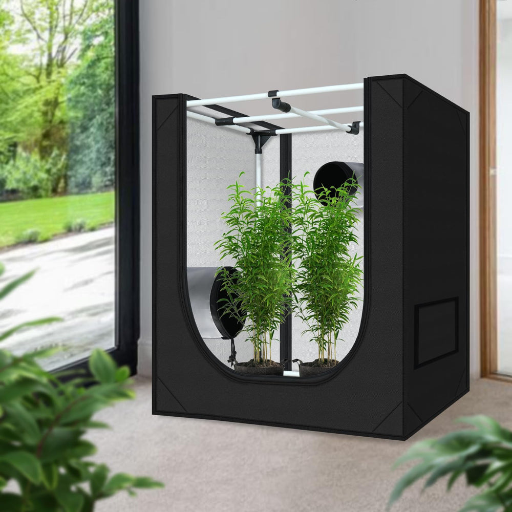 zazzy close-up of 95% reflective mylar lining boosting light efficiency for plants