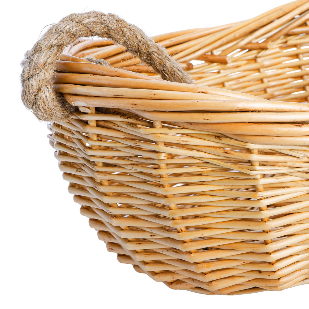 ZEAYEA basket arranged with gifts demonstrating ideal DIY present use