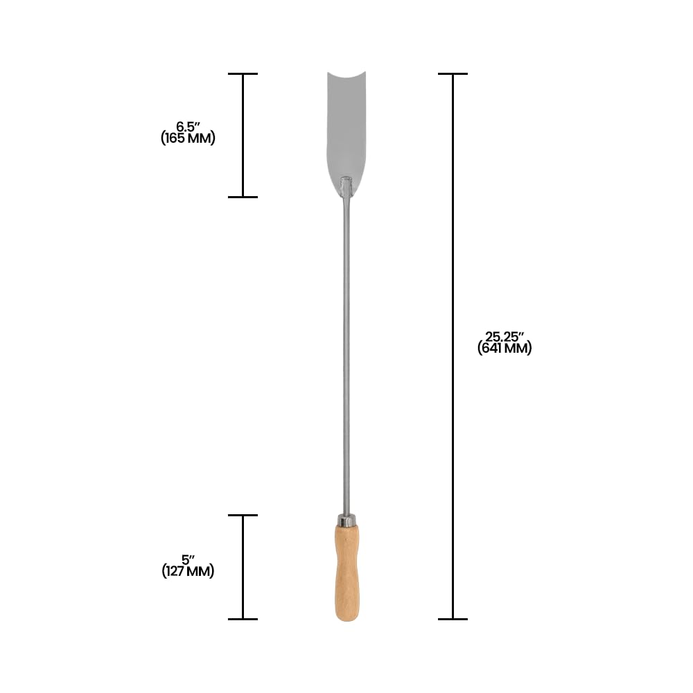 Zenport K801 in garden cutting asparagus spears with reduced soil disturbance