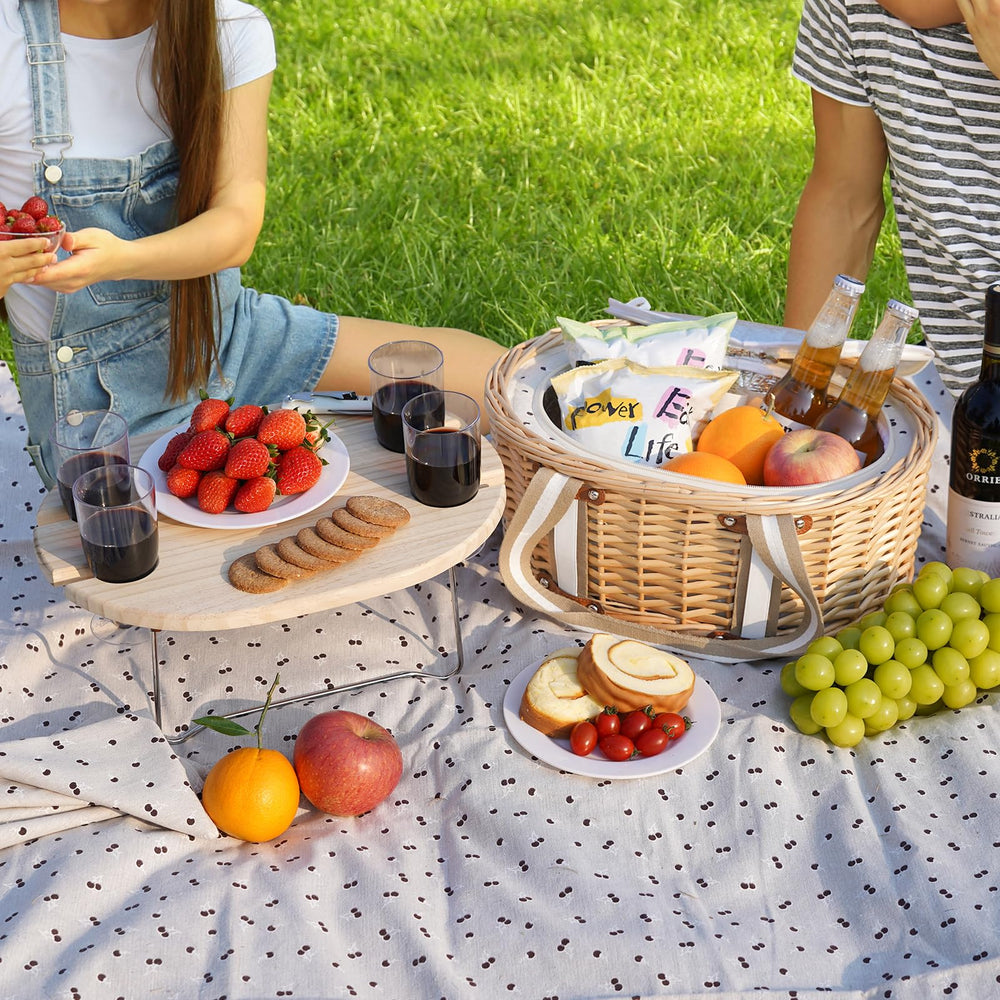 Zettfuly place settings and accessories neatly arranged for convenience