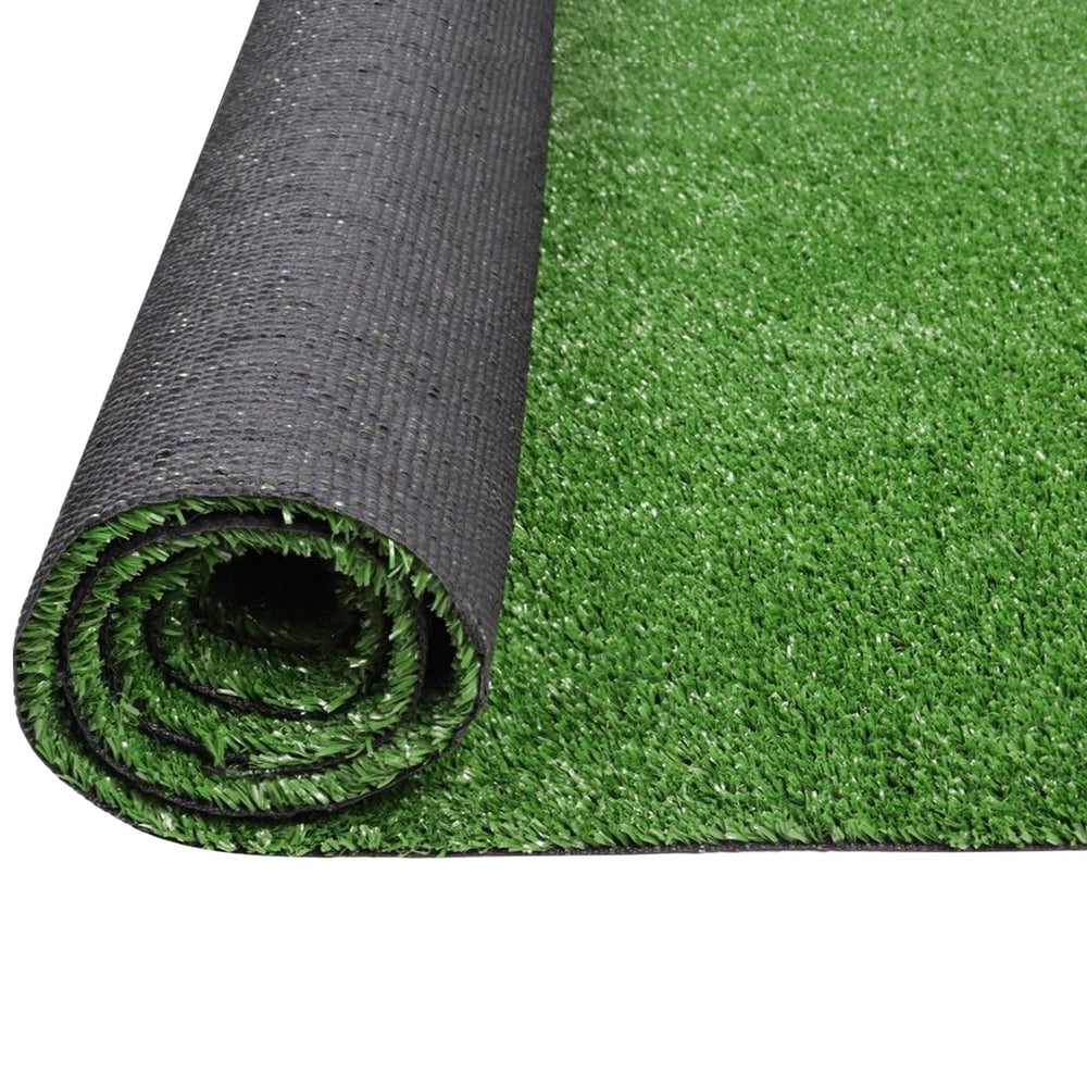 ZGR HOME&GARDEN front view of 4x6 artificial grass mat showing neat edges and green look