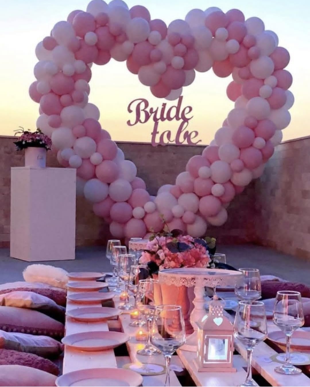 ZOMPAKER decorated arch in wedding setting illustrating romantic photo-ready styling