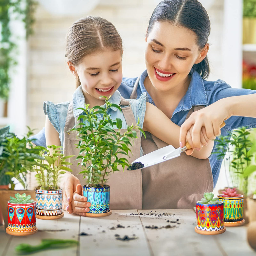 Zopeal pot held in hand showing 3-inch scale for compact space use