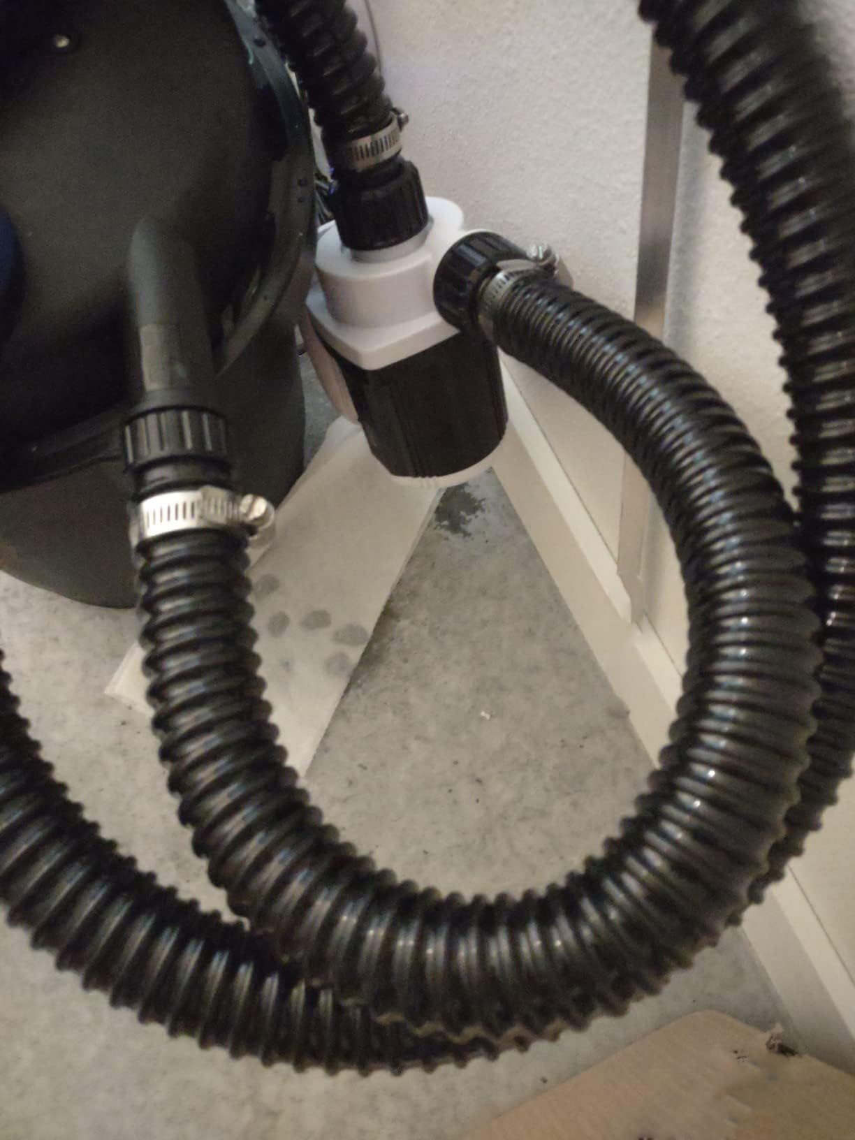 ZY-hosetube length and scale comparison with tape measure showing 10ft size